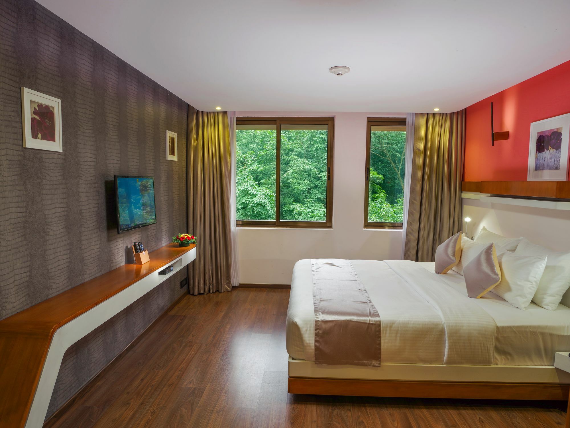 Hotel The Blooms Cochin Kochi Exterior foto